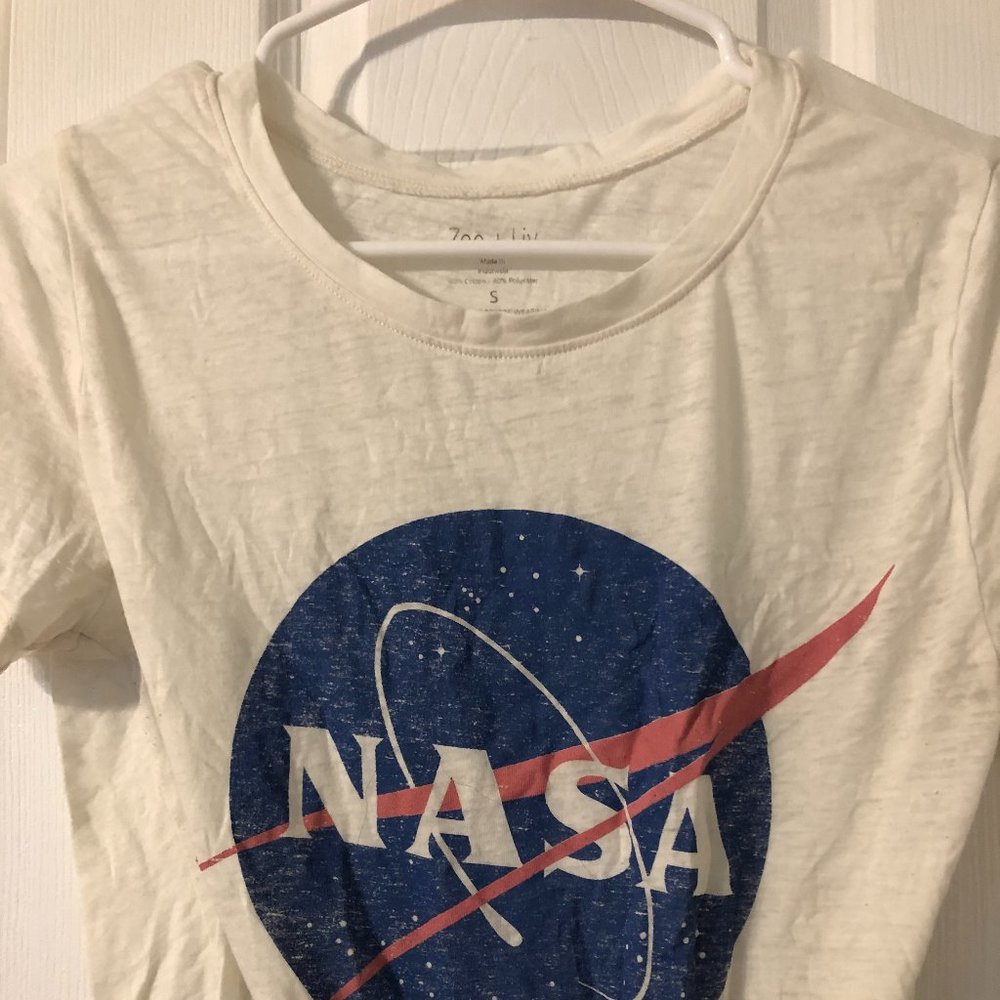 NASA Basic Graphic Tee